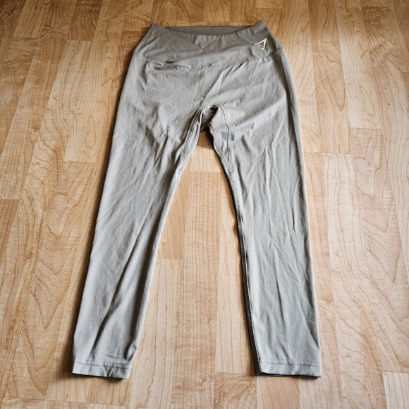 Gymshark Gray Leggings for Ultimate Comfort - Picture 14 of 14